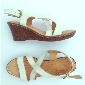 Born White Leather Wedge Sandals 9M Sling Casual